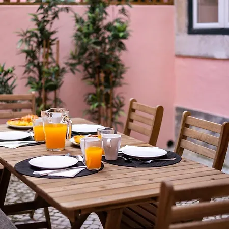 Apartment Cozy Tailor Made With A Refreshing Terrace Lisbon