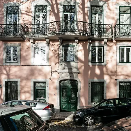 Apartment Cozy Tailor Made With A Refreshing Terrace Lisbon